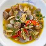 Clams in butter chicken broth, cooked in just 10 minutes