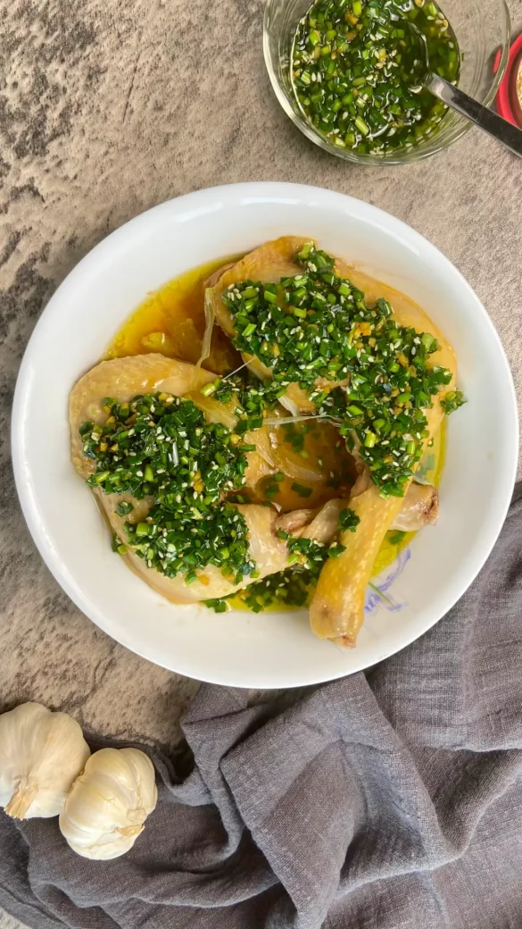 Guangxi-style Steamed Chicken with chives, so easy to make, yet so healthy and delicious!