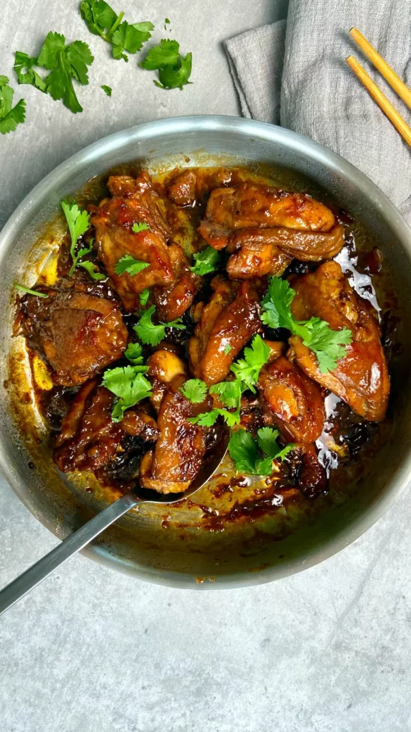 Vietnamese Caramel Chicken with a sweet sauce that kids and adults will love with rice!