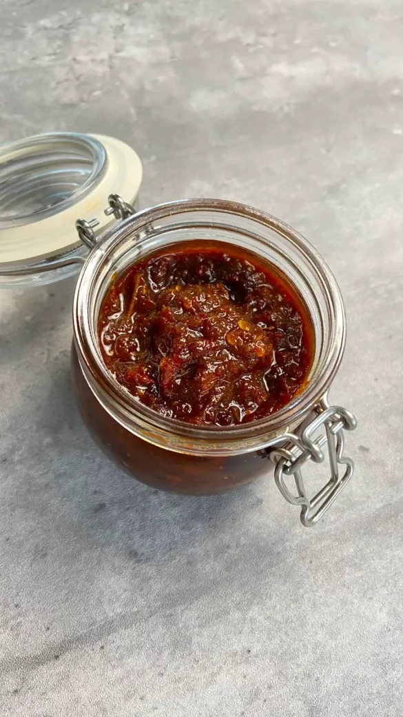 Best sambal (chili paste) ever, with the perfect balance of spiciness and sweetness!