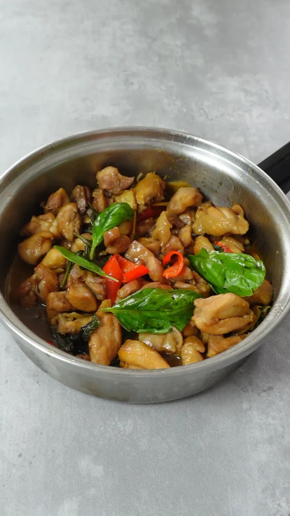 Taiwanese Three Cup Chicken (Sanbeiji)